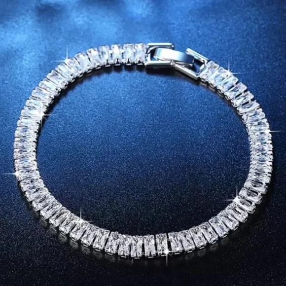 Jewelry - NEW LUXURY 925 STERLING SILVER DIAMOND BANGLE BRACELET